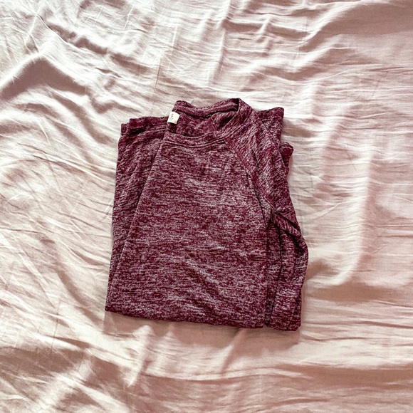 Hollister Maroon Long Sleeve - Picture 3 of 3